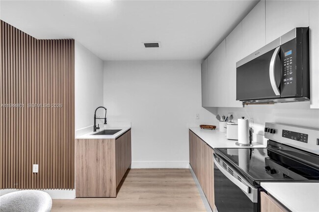 Foto del edificio - 3728 NW 19th Ave