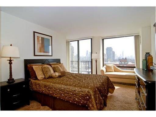 Foto del edificio - 345 W Fullerton Pkwy