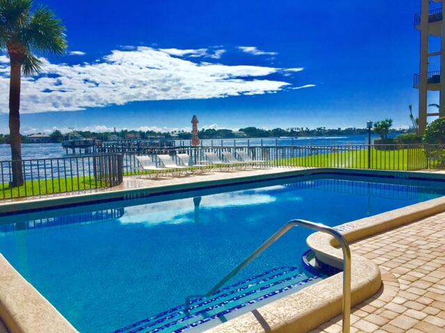 Foto del edificio - 1204 S Lake Dr