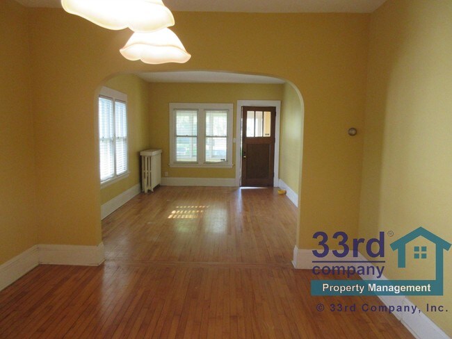 Building Photo - 1438 Breda Ave