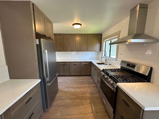 Foto del edificio - Completely Renovated Home in Salinas