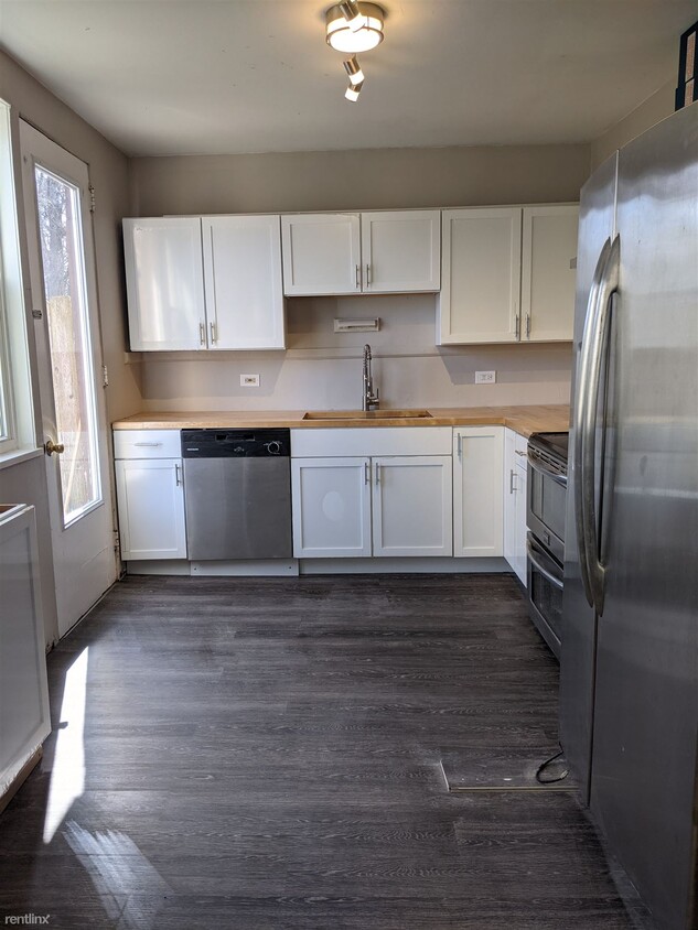 Primary Photo - 3 br, 1.5 bath Townhome - 17 Foxworth Lane