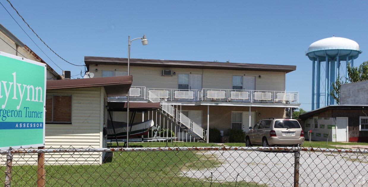 Building Photo - 6611 St Claude Ave