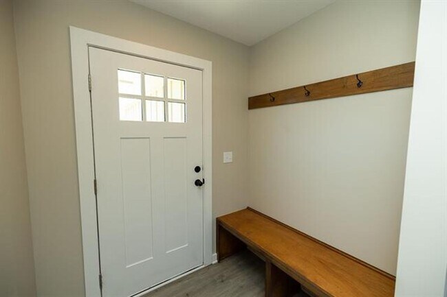 Foto del edificio - 5048-5050 S. Sycamore Ct.