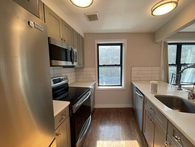 Foto del edificio - 3592 Greystone Ave