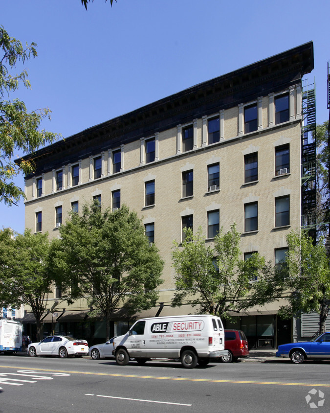 Building Photo - 1677 Amsterdam Ave