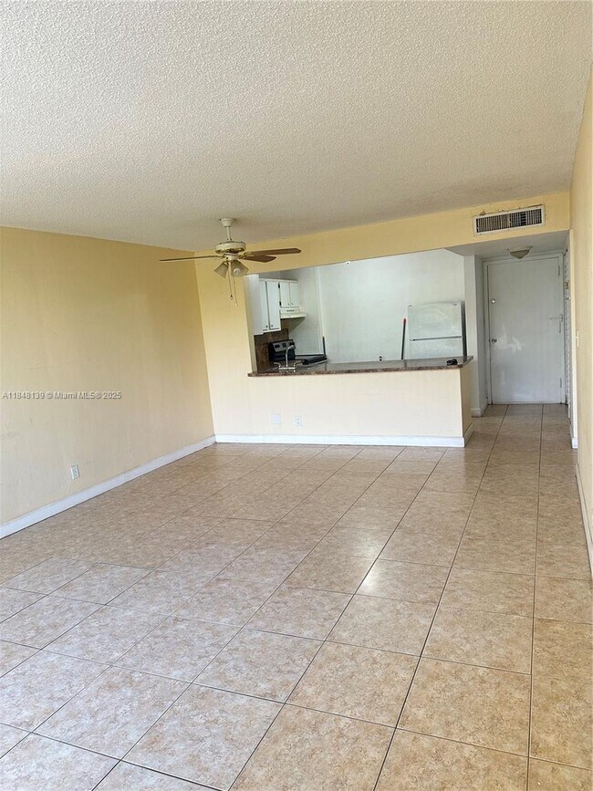 Building Photo - 9143 SW 77th Ave