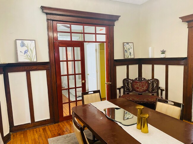 Building Photo - 129 Hendrix St