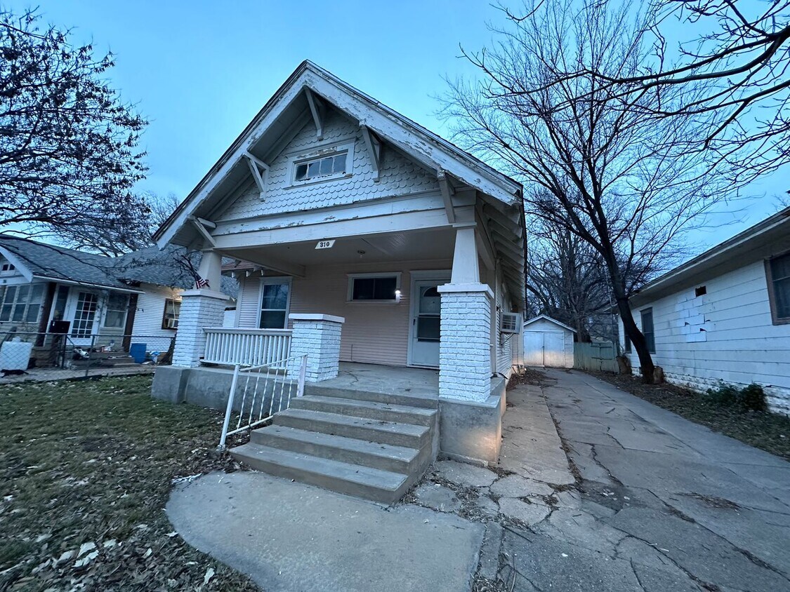 Primary Photo - $950 - 3 bed 1 bath - Single Family Home