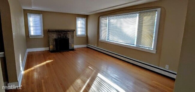 Building Photo - 728 N 116th St