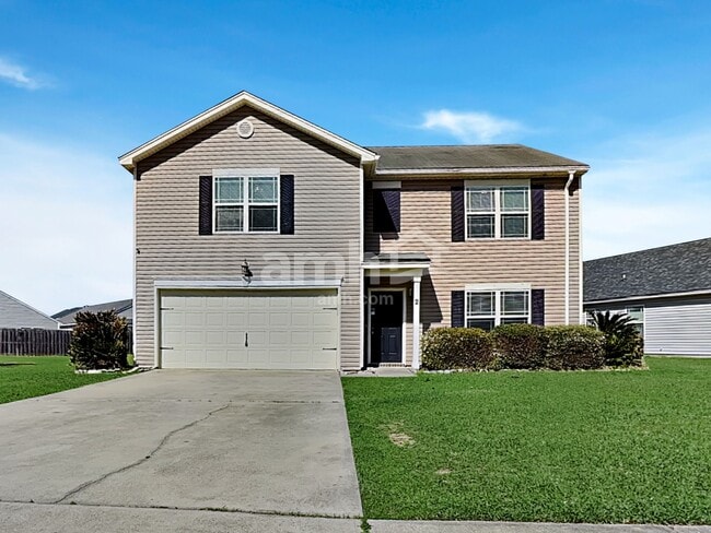 Building Photo - 2 Crystal Lake Dr