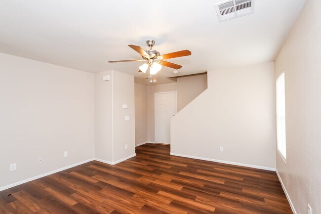 Building Photo - 107 Temple Bells Ct