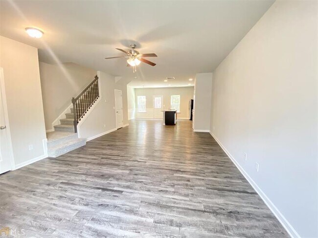Foto del edificio - 6132 Oakley Rd