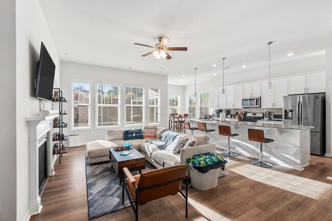 Foto del edificio - Stunning 4 Bed, 3 Bath Home in Durham!