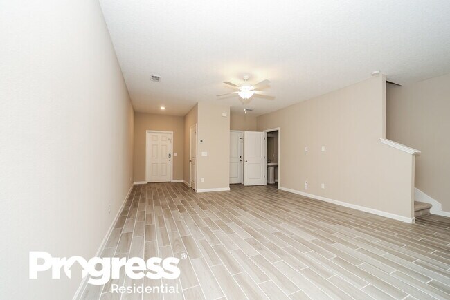Foto del edificio - 669 Cherry Ridge Dr