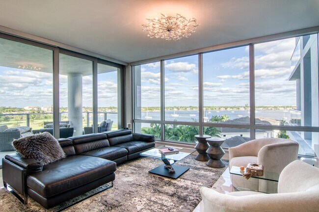 Foto del edificio - 1 Water Clb Wy