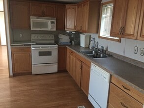 Building Photo - 101 Clausen Crescent