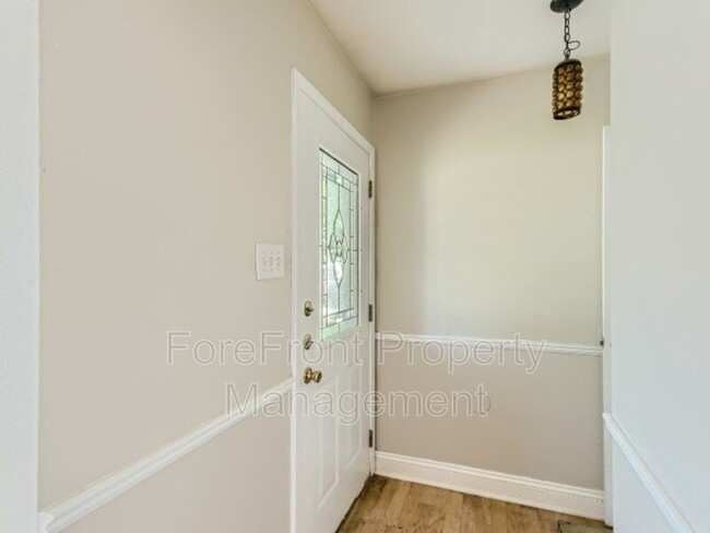 Building Photo - 7422 Stonehouse Dr