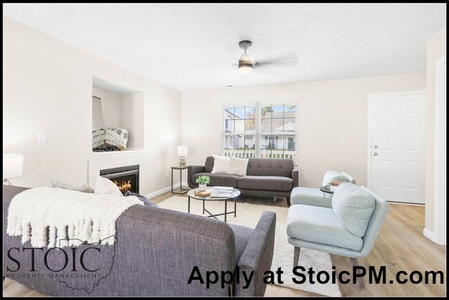 Building Photo - 1860 Meadowlawn Dr