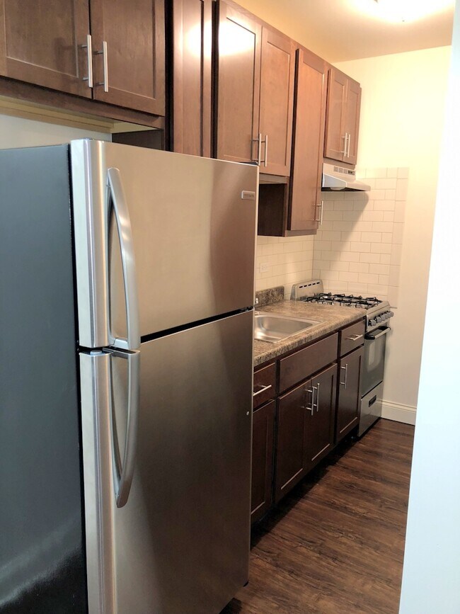 Foto del edificio - 4756 N Maplewood Ave