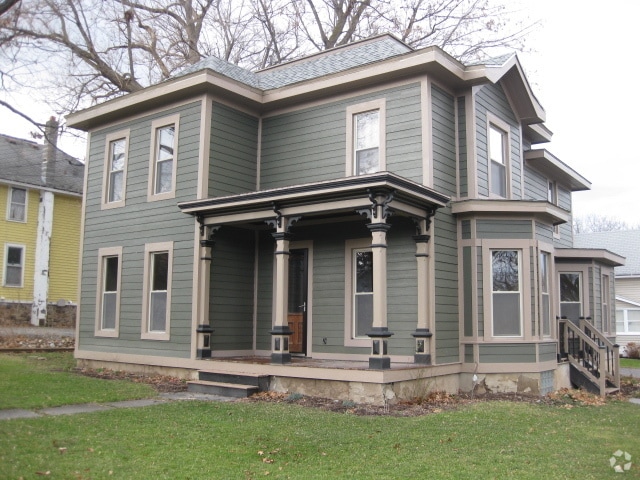 Building Photo - 196 Bristol St