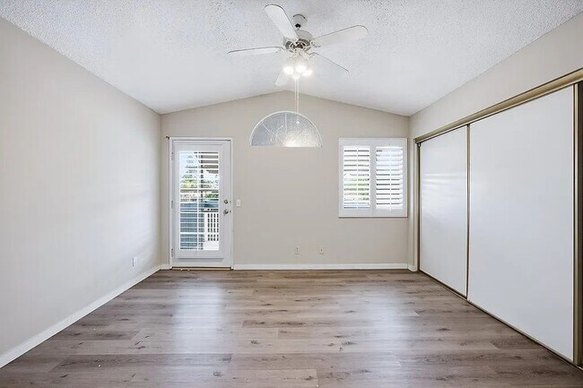 Foto del edificio - 1856 Avenida San Sebastian