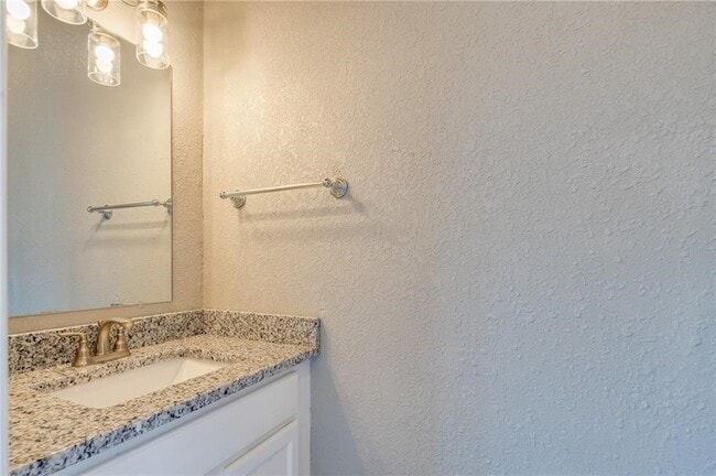 Foto del edificio - 402 E Hemlock St