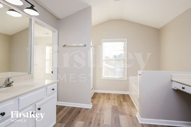 Building Photo - 3192 Sag Harbor Ln
