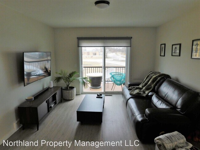 Building Photo - 3 br, 2.5 bath House - 521 Depot Court Unit H