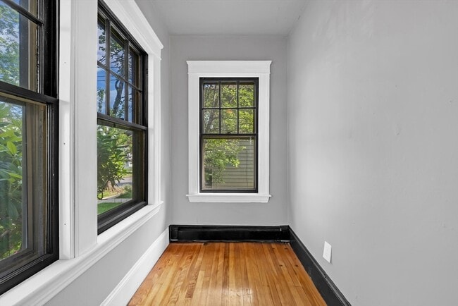 Building Photo - 8 Brantwood Rd