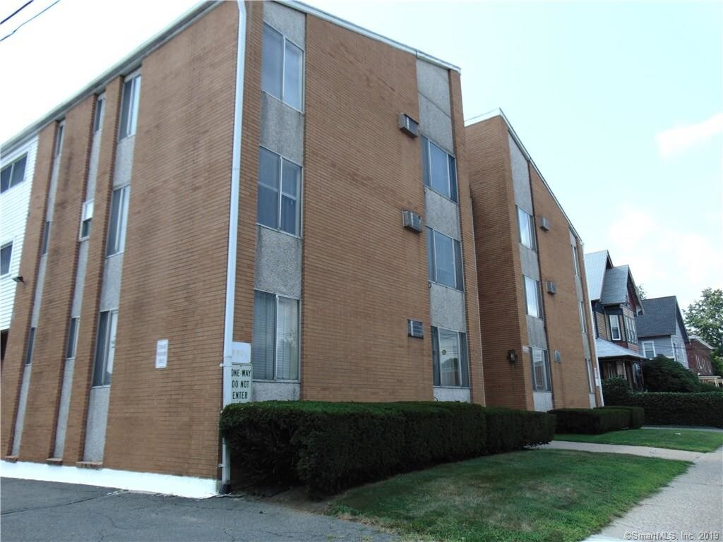 Primary Photo - 87 Meadow St