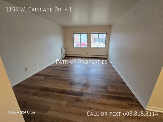 Foto del edificio - 2 bedroom/ 1 bath apartment in Whitewater, WI