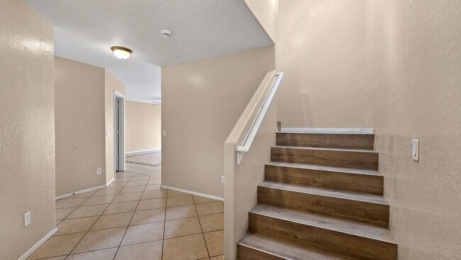 Building Photo - 12933 W Fleetwood Ln