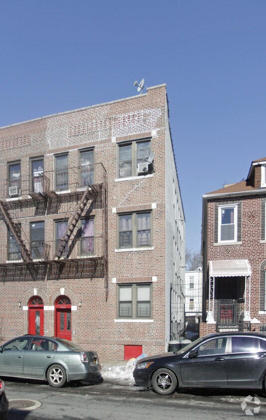 Primary Photo - 1943 Gleason Ave