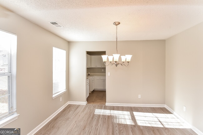 Building Photo - 7949 Mustang Ln