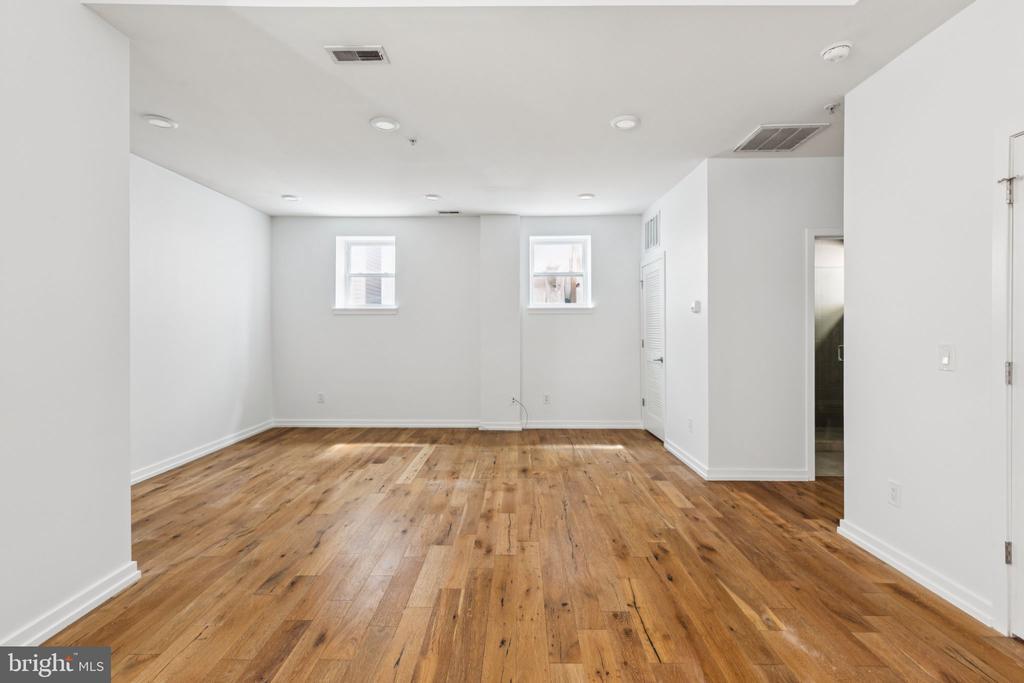 Foto principal - 2529 Frankford Ave