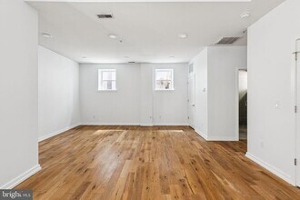 Building Photo - 2529 Frankford Ave