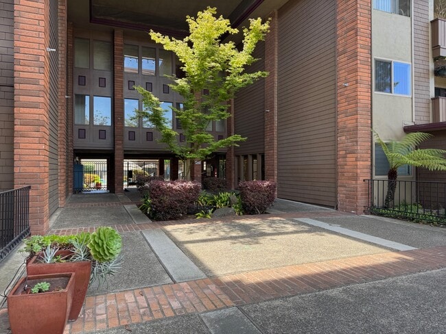 Foto del edificio - 1311 Webster St