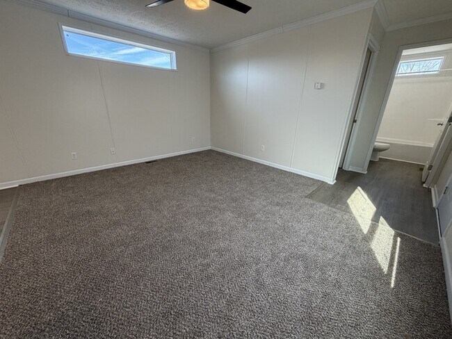 Building Photo - 15386 Danseur Dr