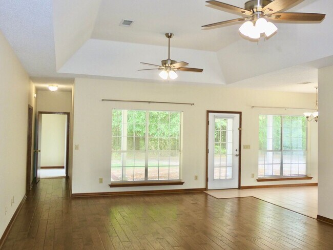 Foto del edificio - Custom Home On 1.78 Acre Lot