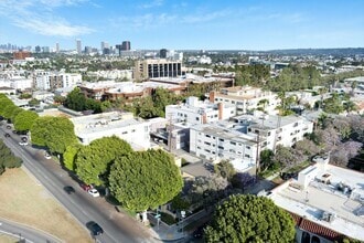 Building Photo - 332 N La Peer Dr