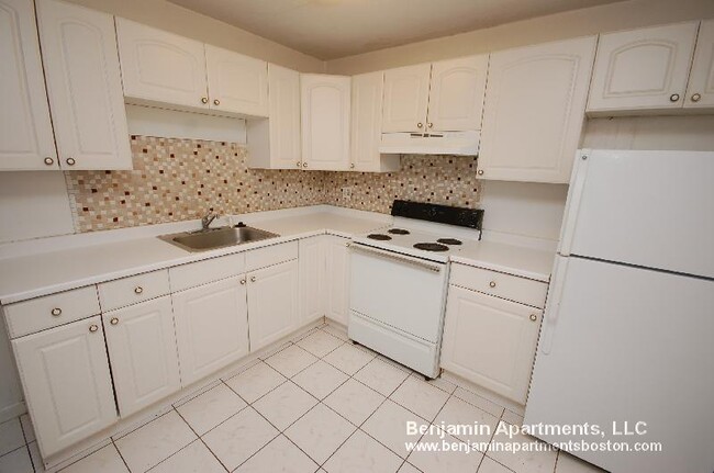 Building Photo - 226 Parker Hill Ave