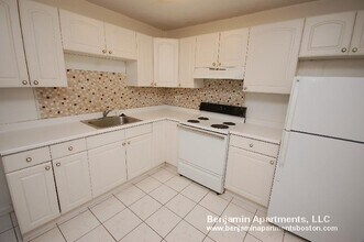 Building Photo - 226 Parker Hill Ave