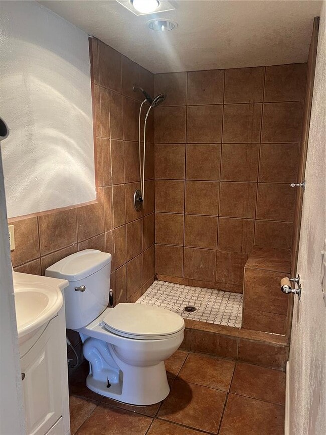 Foto del edificio - 6405 Torres St