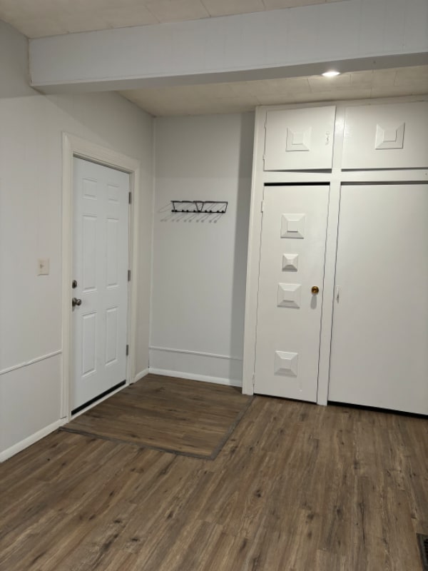 Building Photo - 247 Lux St
