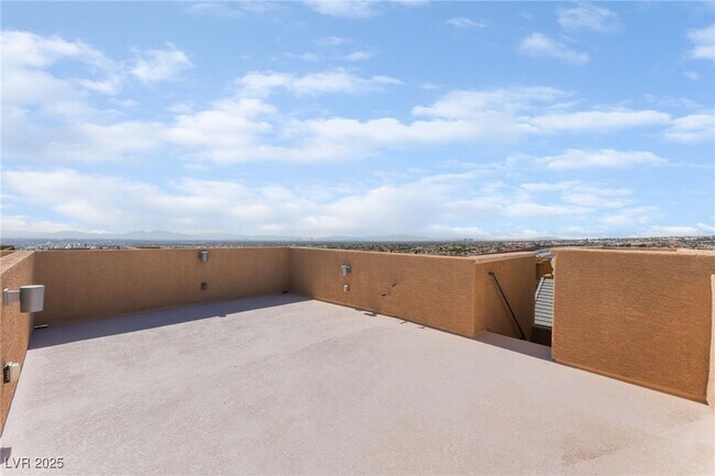 Foto del edificio - 10529 Headwind Ave