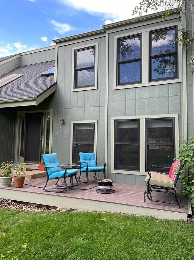 Mountain Views from the Front Deck - Includes Gas Fire Pit - 45 Benthaven Pl