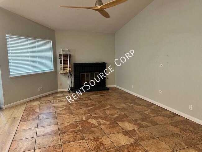 Building Photo - 40739 Via Nuevo-