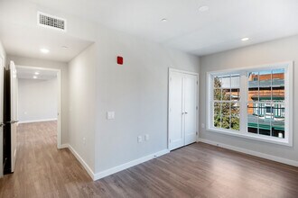 Manor Flats Off Sansom photo'