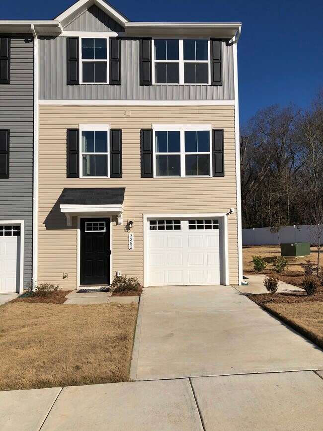 Front Entrance - 5202 Austin Knoll Ct